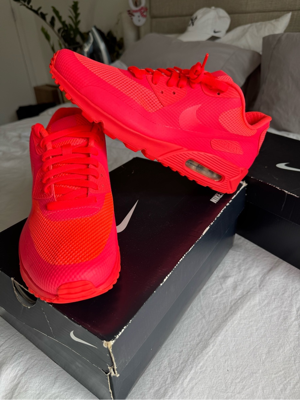 RARE VERY LIMITED NIKE AIR MAX 1 HYPERFUSE NIKE ID LASER CRIMSON HYPERPUNCH